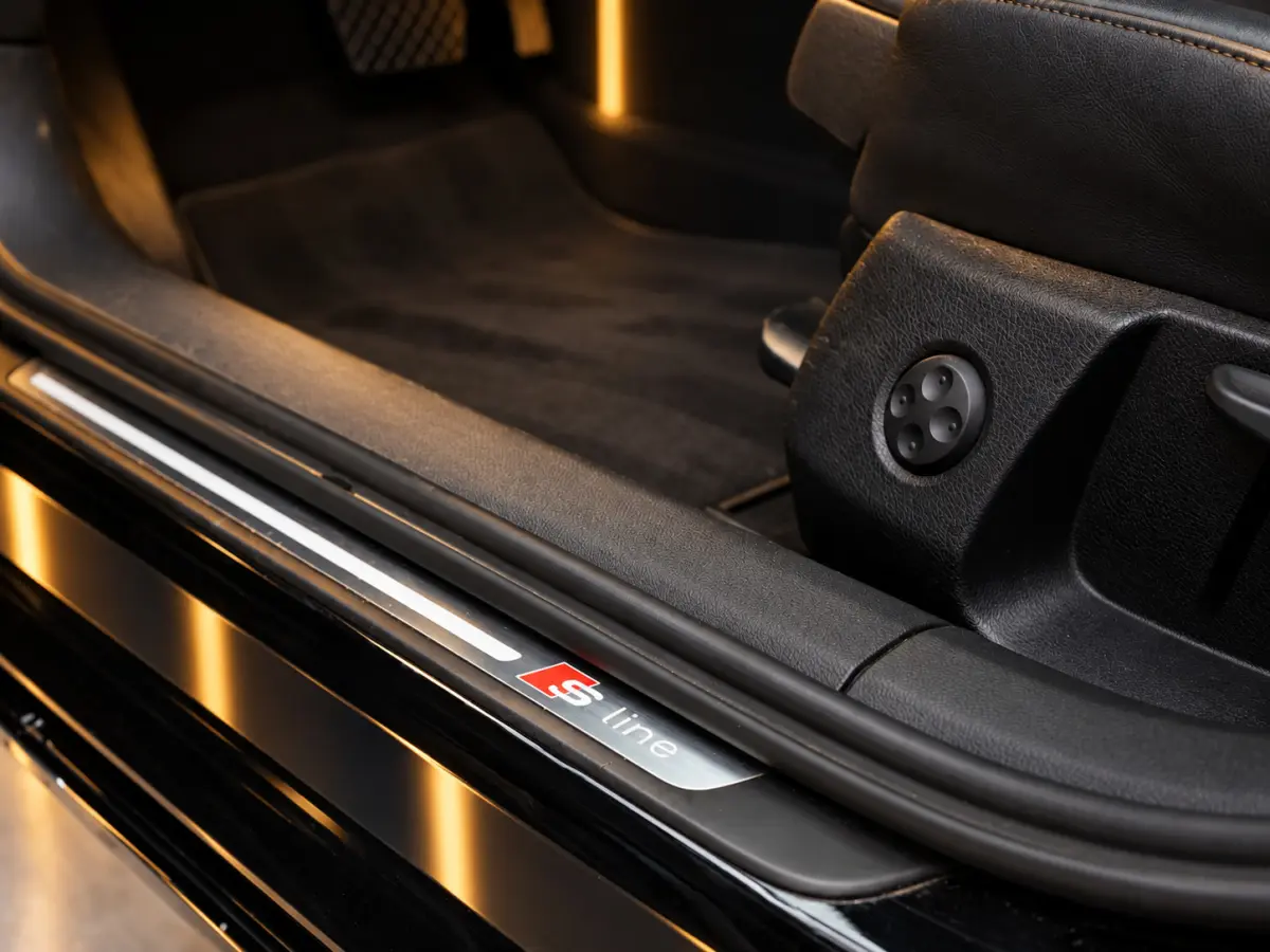 1.8 TFSI S-Line | Alcantara | Led | Cruise | Trekhaak | PDC | Navi | Stoelverwarming | Elektrische Achterklep | F1 Flippers