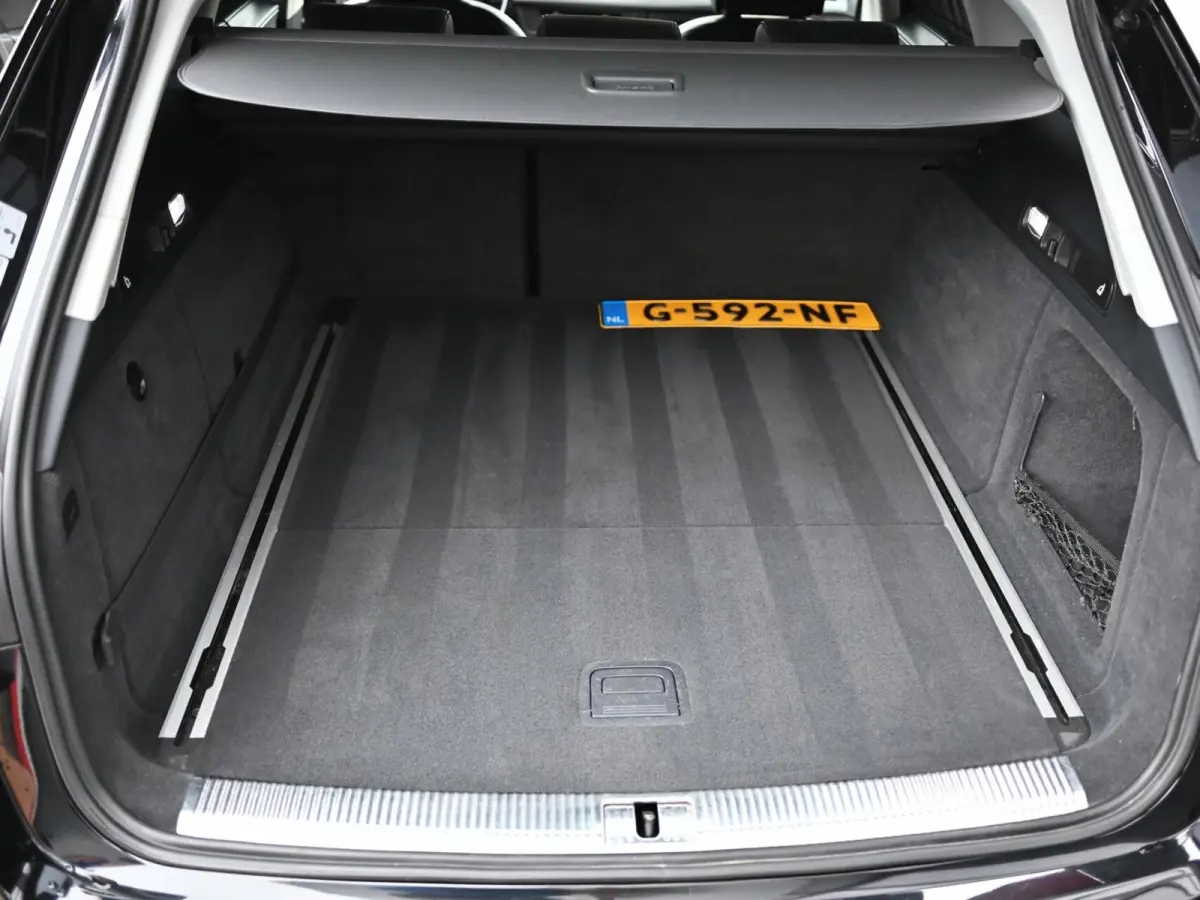 1.8 TFSI S-Line | Alcantara | Led | Cruise | Trekhaak | PDC | Navi | Stoelverwarming | Elektrische Achterklep | F1 Flippers