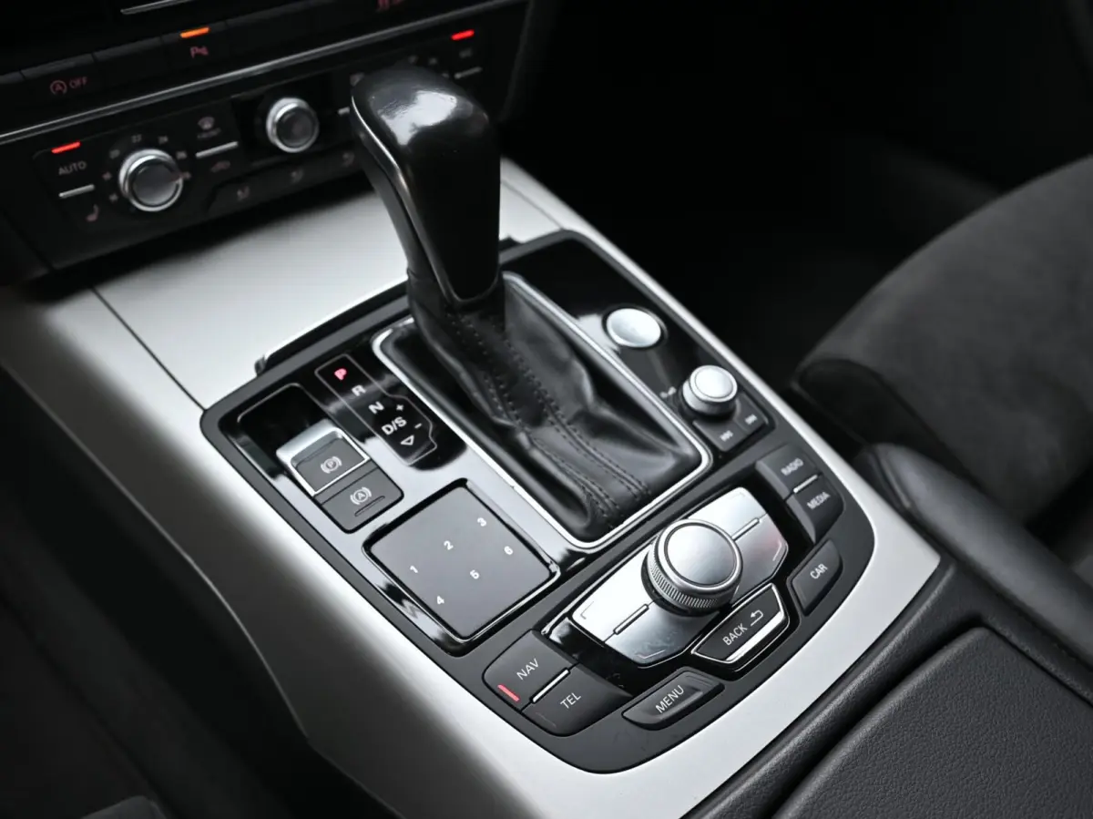 1.8 TFSI S-Line | Alcantara | Led | Cruise | Trekhaak | PDC | Navi | Stoelverwarming | Elektrische Achterklep | F1 Flippers