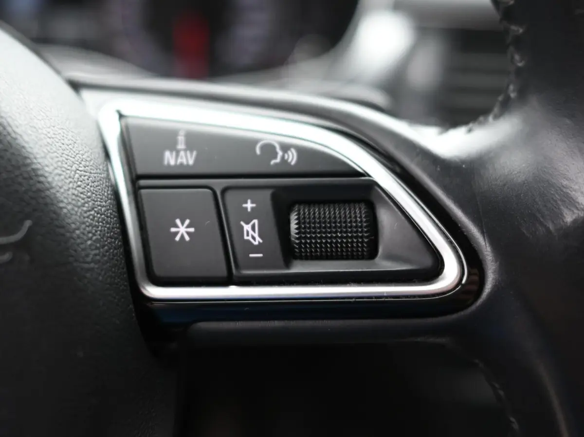 1.8 TFSI S-Line | Alcantara | Led | Cruise | Trekhaak | PDC | Navi | Stoelverwarming | Elektrische Achterklep | F1 Flippers