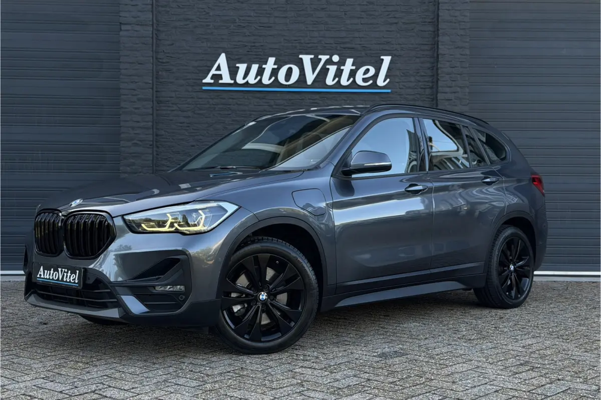 xDrive25e | Sportstoel | Camera | Comfort Access | LED | Elektrische Klep | 35X op voorraad