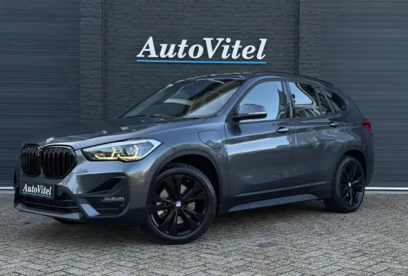 xDrive25e | Sportstoel | Camera | Comfort Access | LED | Elektrische Klep | 35X op voorraad