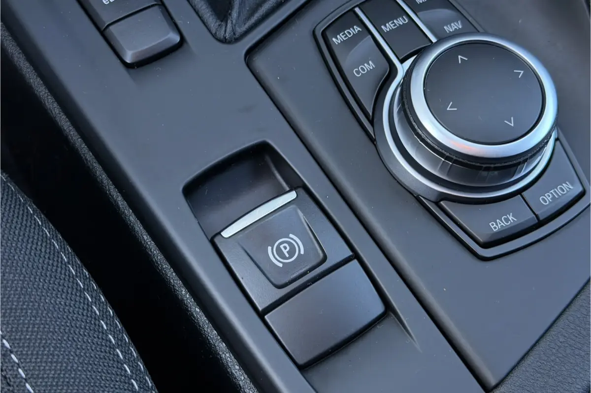 xDrive25e | Sportstoel | Camera | Comfort Access | LED | Elektrische Klep | 35X op voorraad