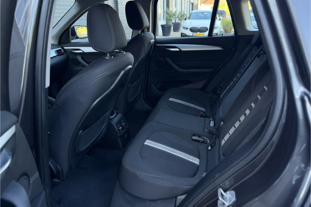 xDrive25e | Sportstoel | Camera | Comfort Access | LED | Elektrische Klep | 35X op voorraad
