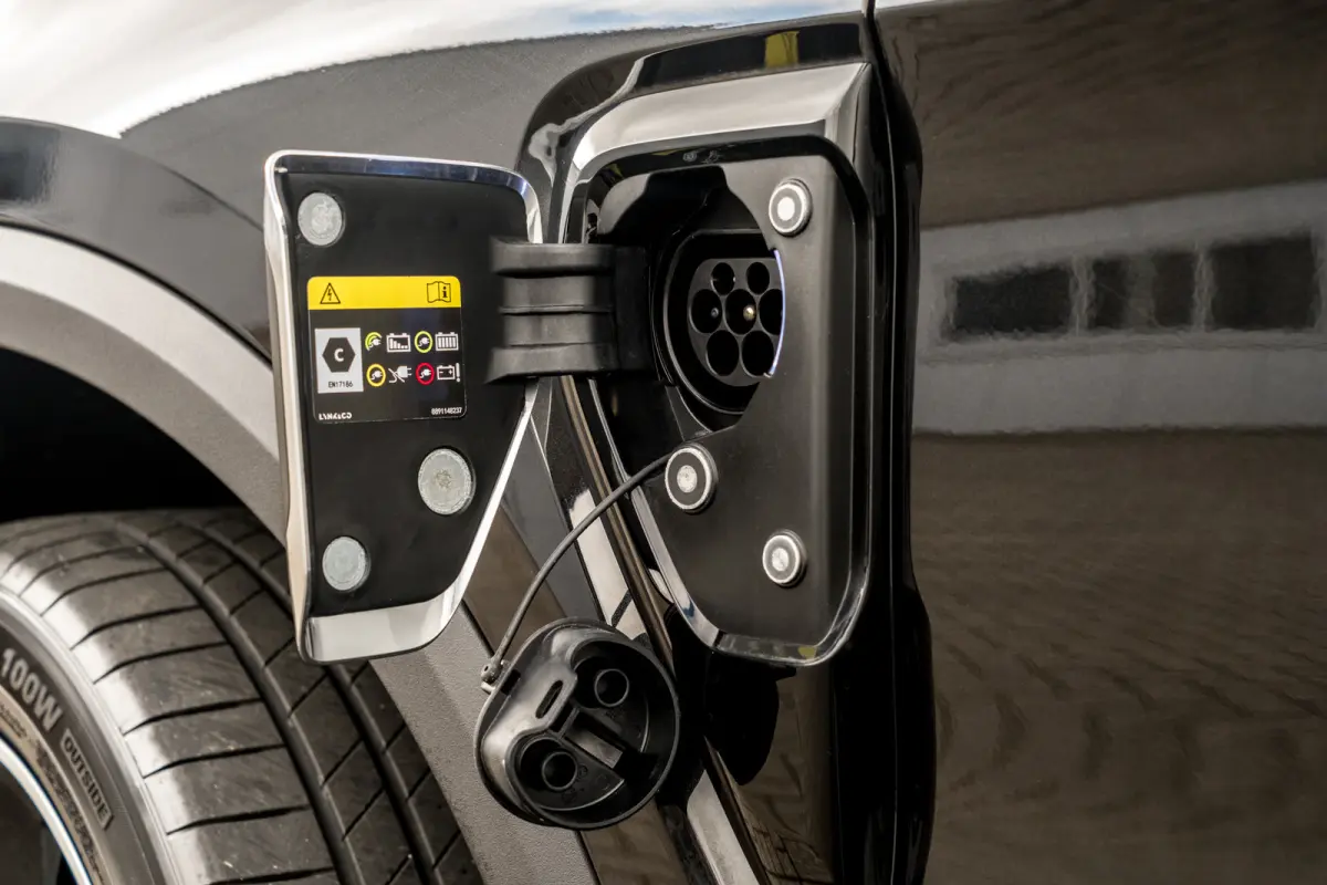1.5 Plug-in Hybrid 262 Pk I Zwarte Hemel I Panoramadak I 75 km Elektrisch I 360 Camera I Infinity Audio I Full Map Navi I NL Auto I 20 inch. LMV l 1e eigenaar
