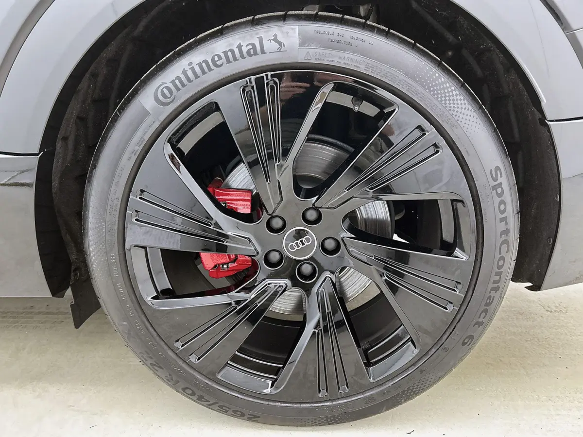 55 quattro S Edition 115 kWh 408 PK | S-line l Adaptive Cruise Control l Panoramadak l Luchtvering | Bang & Olufsen Premium 3D l 360 Camera l Trekhaak l Apple Carplay | Android Auto l Privac