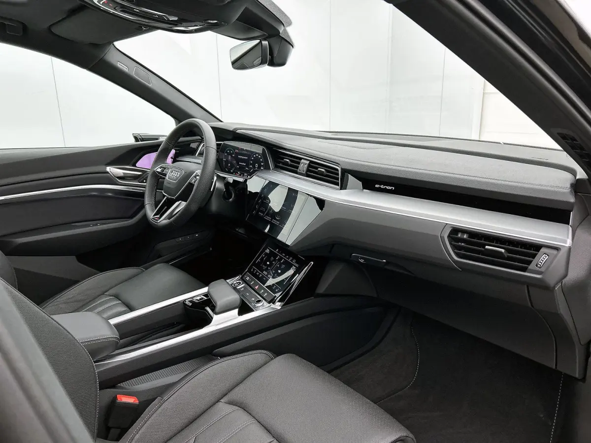 55 quattro S Edition 115 kWh 408 PK | S-line l Adaptive Cruise Control l Panoramadak l Luchtvering | Bang & Olufsen Premium 3D l 360 Camera l Trekhaak l Apple Carplay | Android Auto l Privac