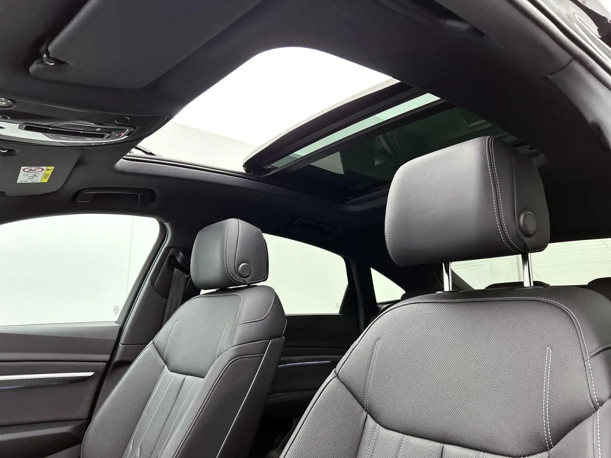 55 quattro S Edition 115 kWh 408 PK | S-line l Adaptive Cruise Control l Panoramadak l Luchtvering | Bang & Olufsen Premium 3D l 360 Camera l Trekhaak l Apple Carplay | Android Auto l Privac