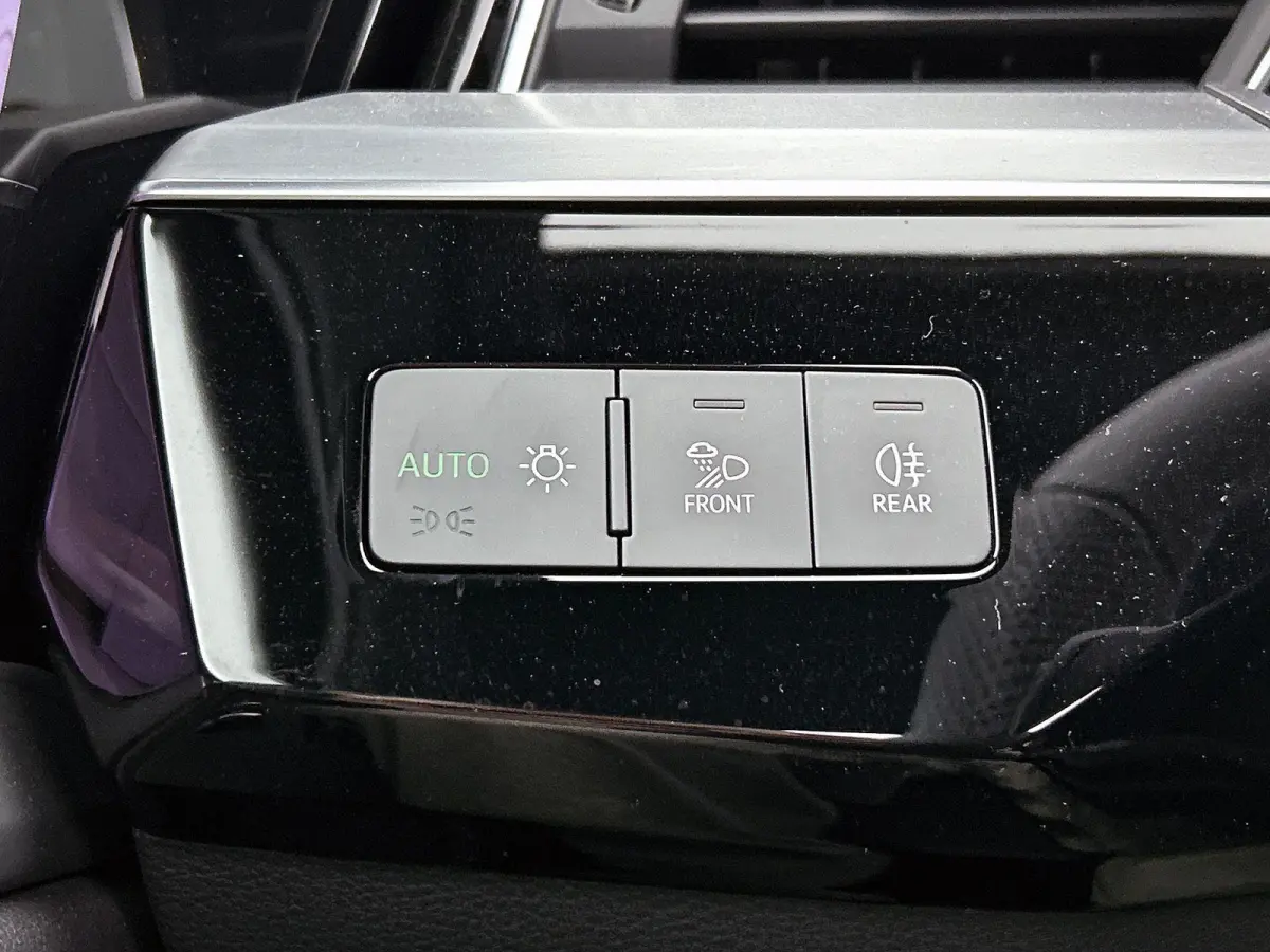 55 quattro S Edition 115 kWh 408 PK | S-line l Adaptive Cruise Control l Panoramadak l Luchtvering | Bang & Olufsen Premium 3D l 360 Camera l Trekhaak l Apple Carplay | Android Auto l Privac