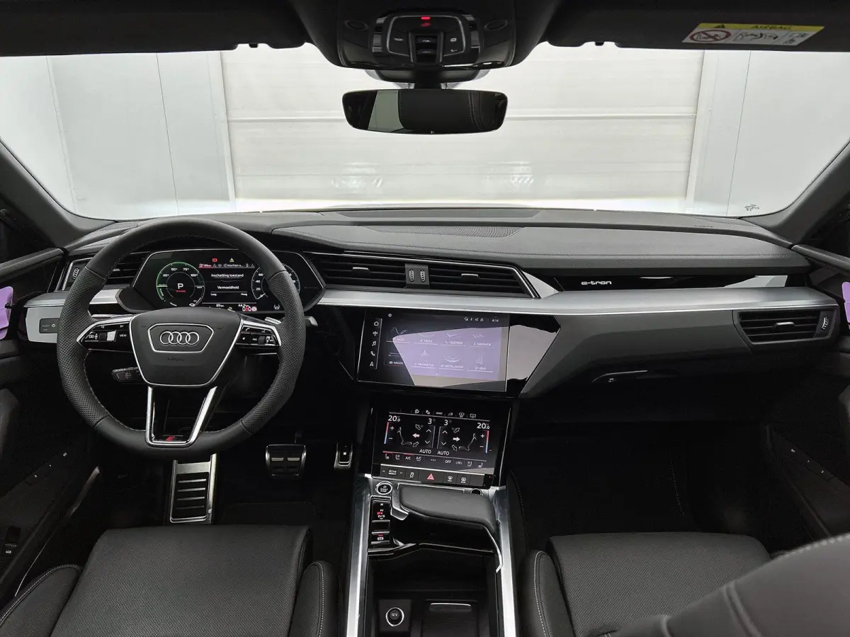 55 quattro S Edition 115 kWh 408 PK | S-line l Adaptive Cruise Control l Panoramadak l Luchtvering | Bang & Olufsen Premium 3D l 360 Camera l Trekhaak l Apple Carplay | Android Auto l Privac