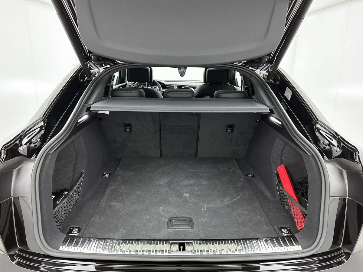 55 quattro S Edition 115 kWh 408 PK | S-line l Adaptive Cruise Control l Panoramadak l Luchtvering | Bang & Olufsen Premium 3D l 360 Camera l Trekhaak l Apple Carplay | Android Auto l Privac