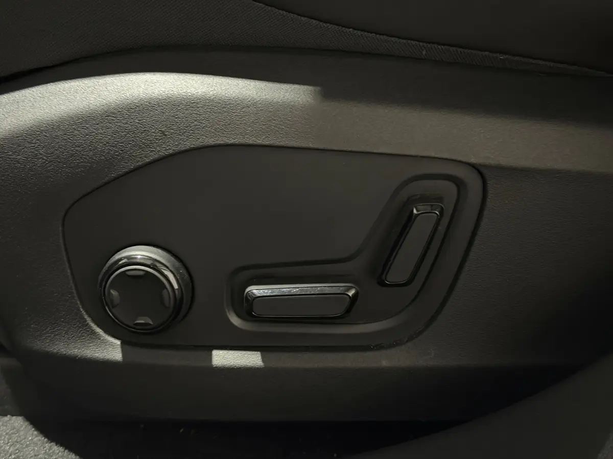 Long Range Single motor 100 kWh | Pilot | Plus | Trekhaak | Drive Pro | Extra getint glas achter | SOH 98,5% |