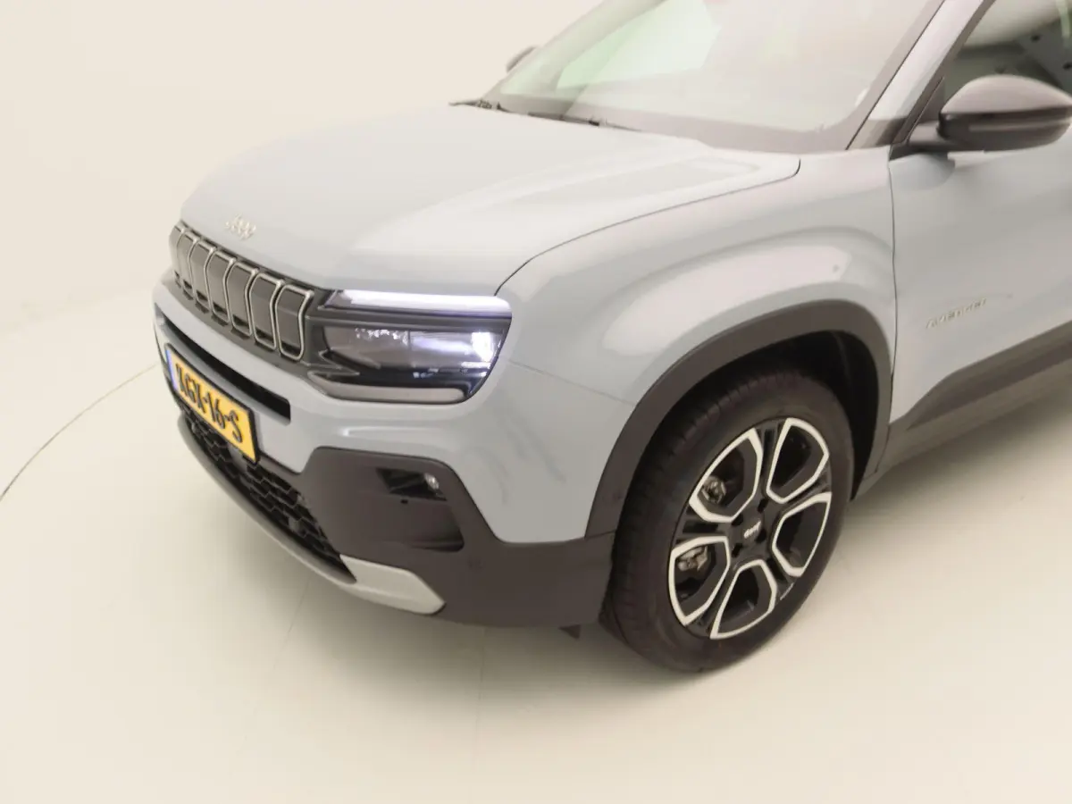 1.2 e-Hybrid Summit | VOORRAAD VOORDEEL | TOT 8 JAAR GARANTIE | VAN € 41.175,- VOOR € 34.995,-