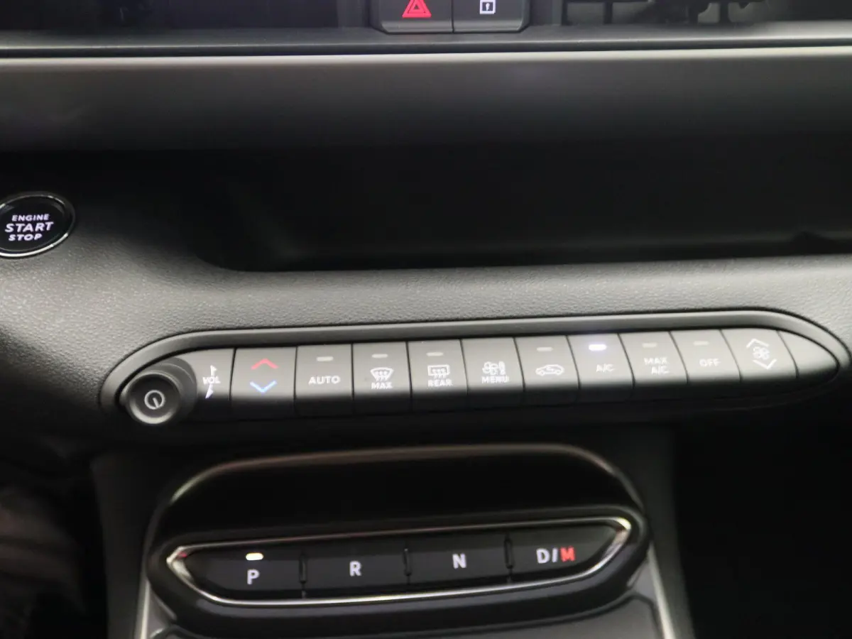 1.2 e-Hybrid Summit | VOORRAAD VOORDEEL | TOT 8 JAAR GARANTIE | VAN € 41.175,- VOOR € 34.995,-
