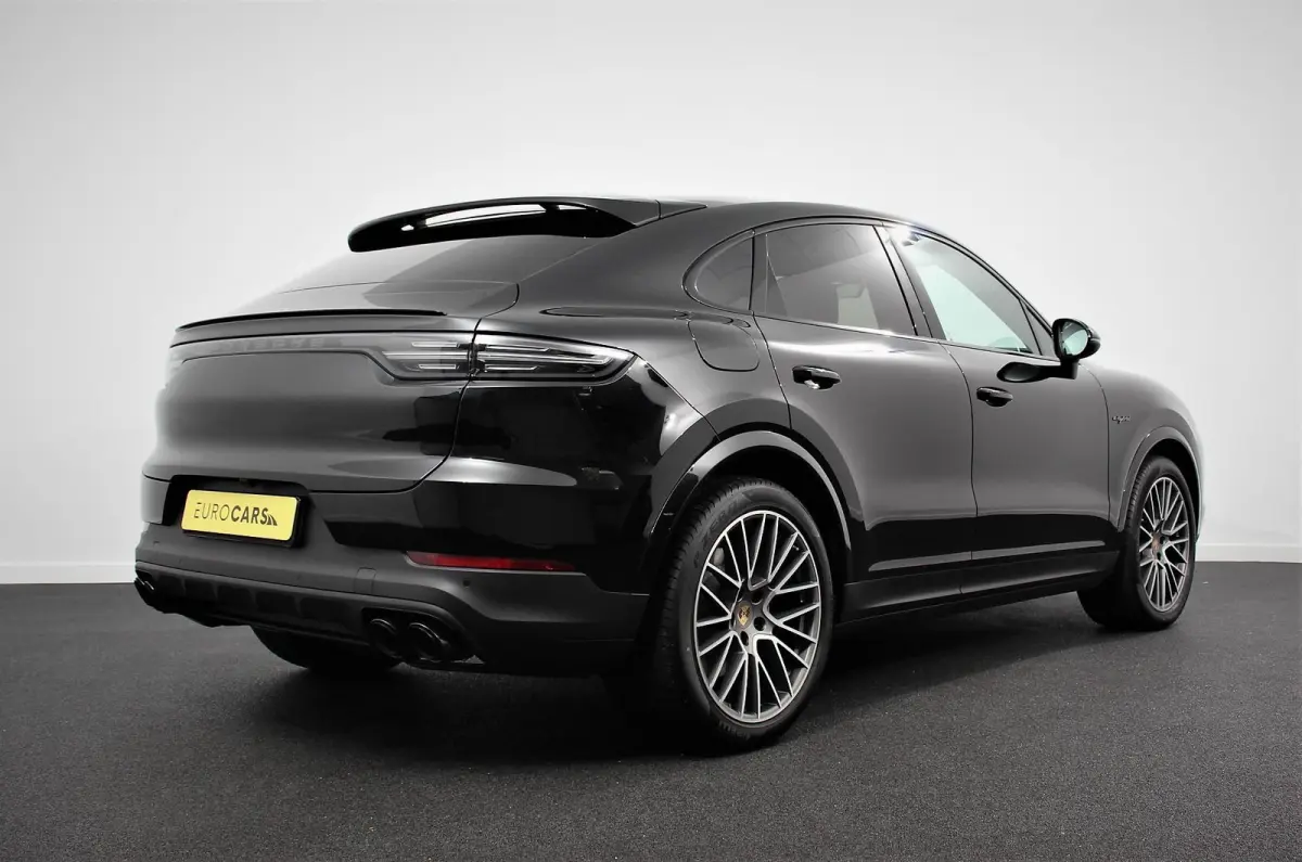 3.0 E-Hybrid 462pk Platinum Edition DEMO! Luchtvering Leder Panoramadak Camera Navigatie Elektrisch bedienbare achterklep Apple Carplay/ Android Auto Sfeerverlichting Cruise control