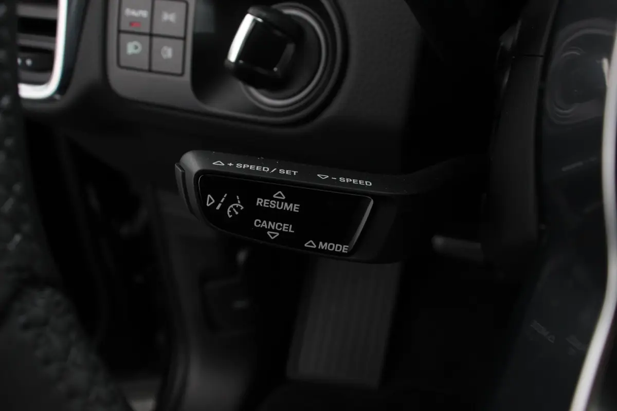 3.0 E-Hybrid 462pk Platinum Edition DEMO! Luchtvering Leder Panoramadak Camera Navigatie Elektrisch bedienbare achterklep Apple Carplay/ Android Auto Sfeerverlichting Cruise control