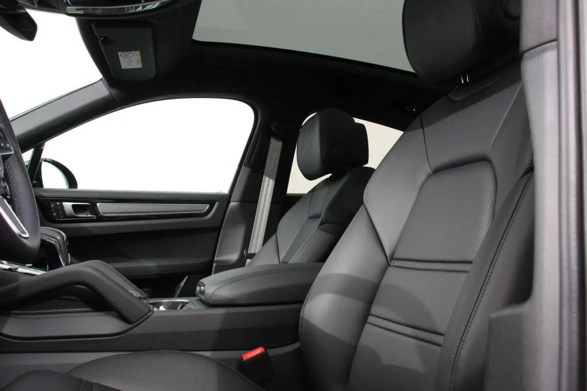 3.0 E-Hybrid 462pk Platinum Edition DEMO! Luchtvering Leder Panoramadak Camera Navigatie Elektrisch bedienbare achterklep Apple Carplay/ Android Auto Sfeerverlichting Cruise control