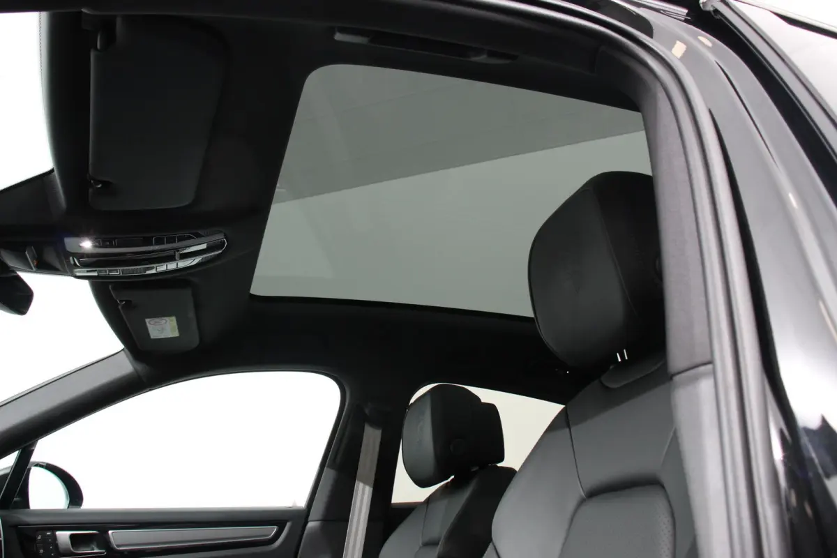 3.0 E-Hybrid 462pk Platinum Edition DEMO! Luchtvering Leder Panoramadak Camera Navigatie Elektrisch bedienbare achterklep Apple Carplay/ Android Auto Sfeerverlichting Cruise control