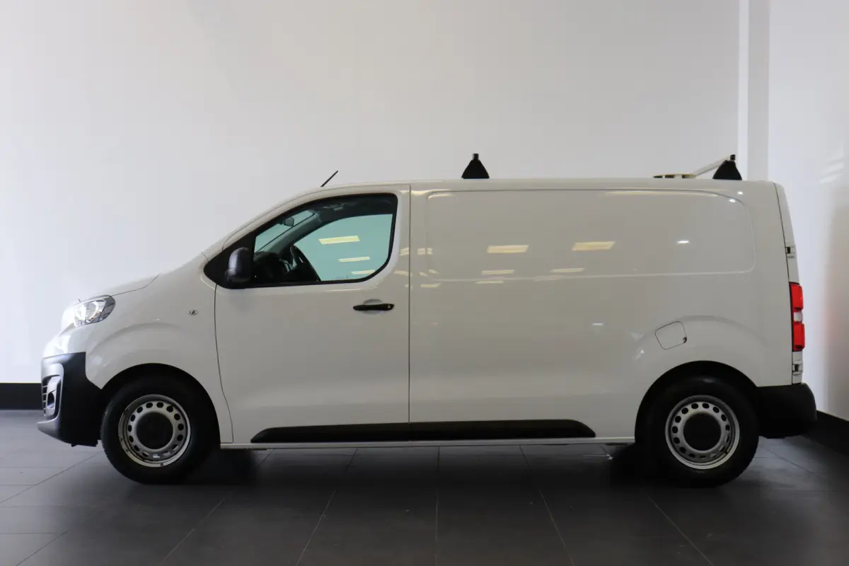 1.5 BlueHDI 100PK L2 EURO 6 - Airco - Navi - Cruise - €11.900,- Excl.
