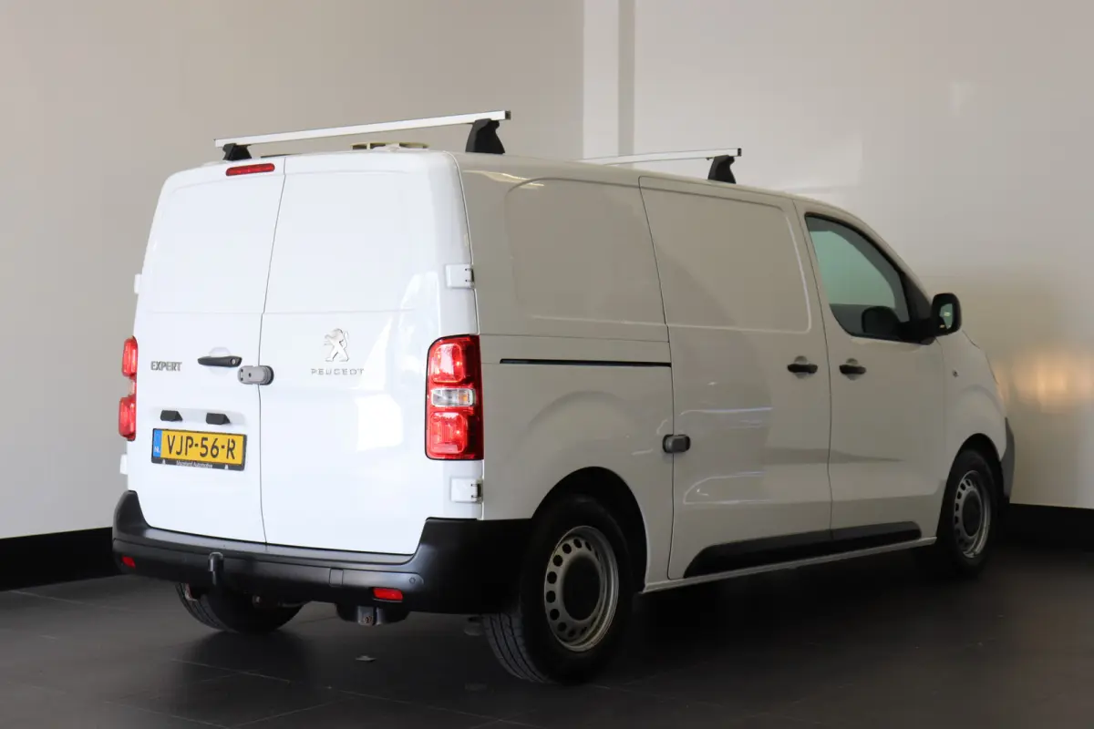 1.5 BlueHDI 100PK L2 EURO 6 - Airco - Navi - Cruise - €11.900,- Excl.