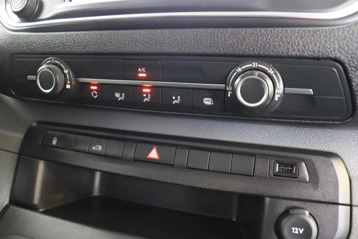 1.5 BlueHDI 100PK L2 EURO 6 - Airco - Navi - Cruise - €11.900,- Excl.