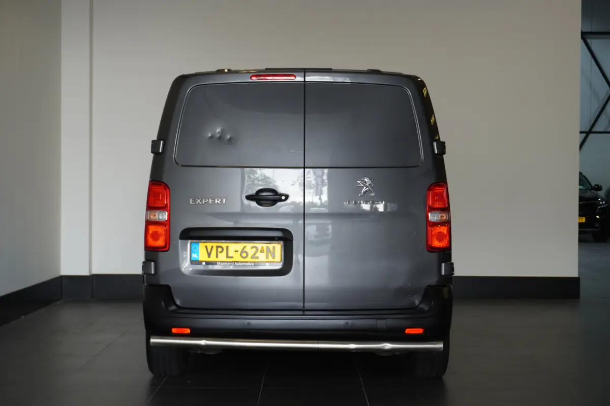 2.0 BlueHDI 145PK L2 Automaat EURO 6 - Airco - Cruise - Camera - €15.900,- Excl.