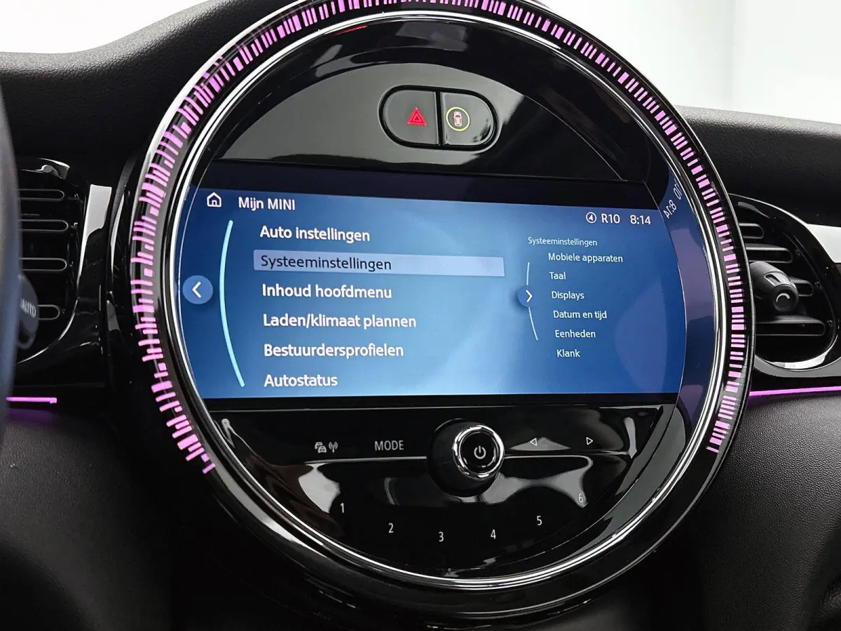 Essential 33 kWh | 98% SOH | Premium Plus Pack | Automaat | Panoramadak | Apple Carplay | Head up display | Virtual cockpit | Camera | Stoel verwarming | DAB | Harman Kardon | Sfeerverlichti