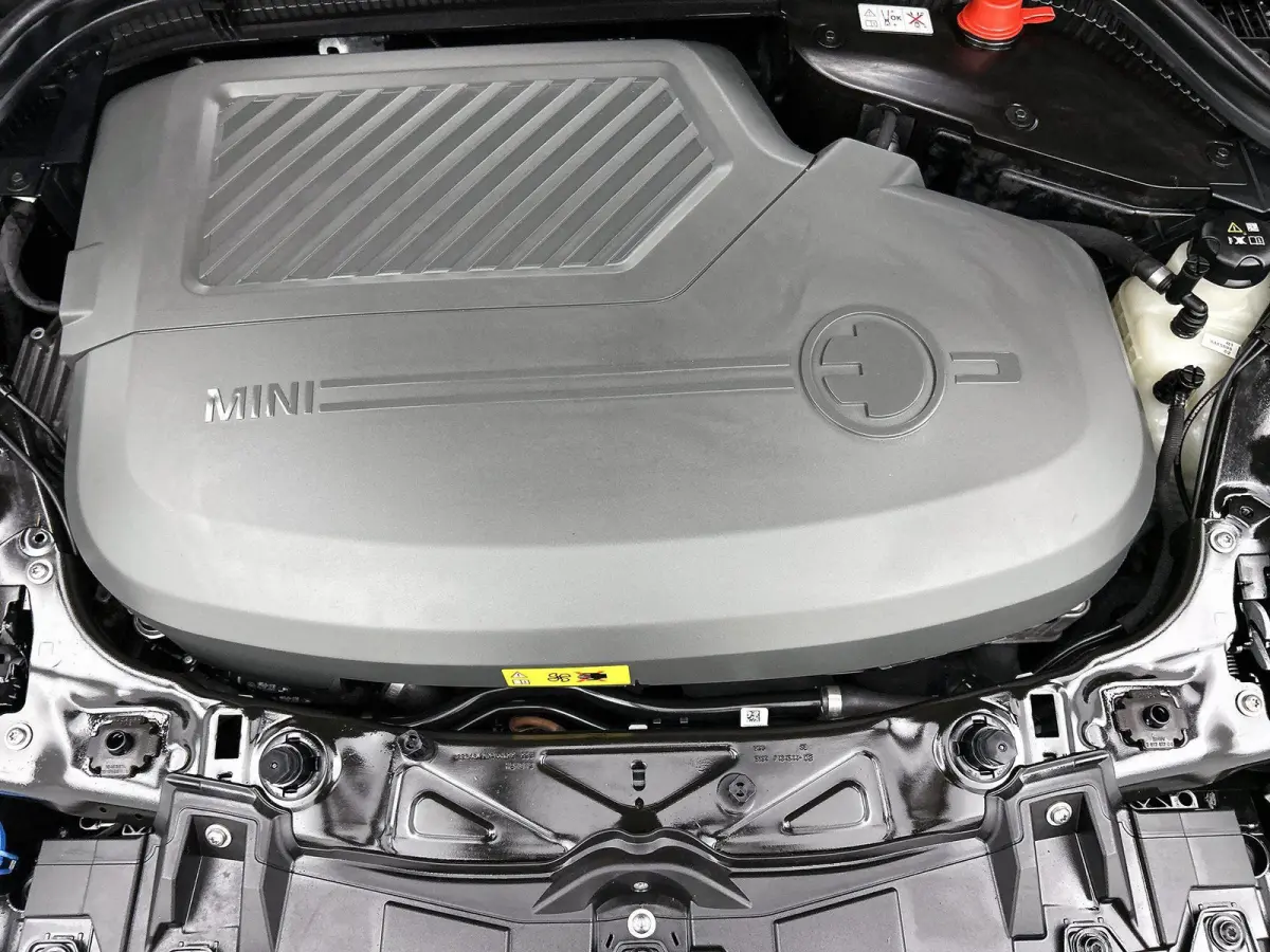 Essential 33 kWh | 98% SOH | Premium Plus Pack | Automaat | Panoramadak | Apple Carplay | Head up display | Virtual cockpit | Camera | Stoel verwarming | DAB | Harman Kardon | Sfeerverlichti