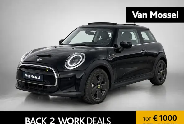 Essential 33 kWh | 98% SOH | Premium Plus Pack | Automaat | Panoramadak | Apple Carplay | Head up display | Virtual cockpit | Camera | Stoel verwarming | DAB | Harman Kardon | Sfeerverlichti