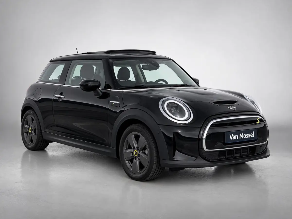 Essential 33 kWh | 98% SOH | Premium Plus Pack | Automaat | Panoramadak | Apple Carplay | Head up display | Virtual cockpit | Camera | Stoel verwarming | DAB | Harman Kardon | Sfeerverlichti