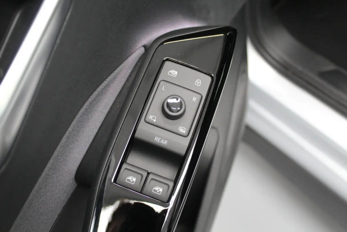 Pro 58 kWh 146PK, RIJKLAAR | SOH 95% | STUUR/STOELVERWARMING | SFEERVERLICHTING | CARPLAY