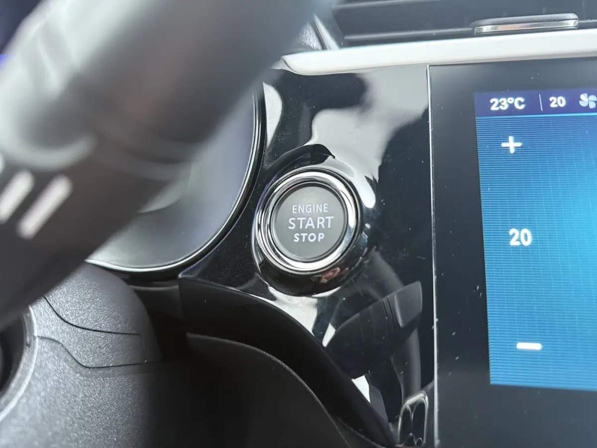 1.2 T. 145 pk Hybrid GS Navigatie / Camera / LED / 16"LMV