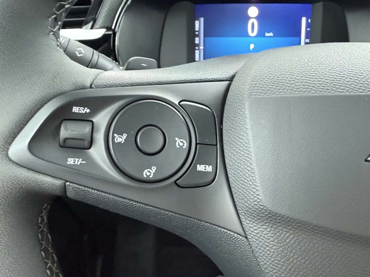 1.2 T. 145 pk Hybrid GS Navigatie / Camera / LED / 16"LMV