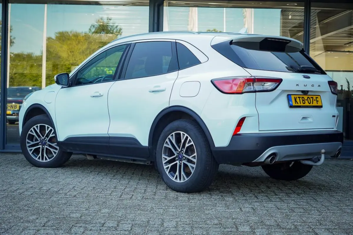 2.5 PHEV Titanium / Trekhaak wegklapbaar / Getint Glas / 18'' / Winterpack II / Incl BTW