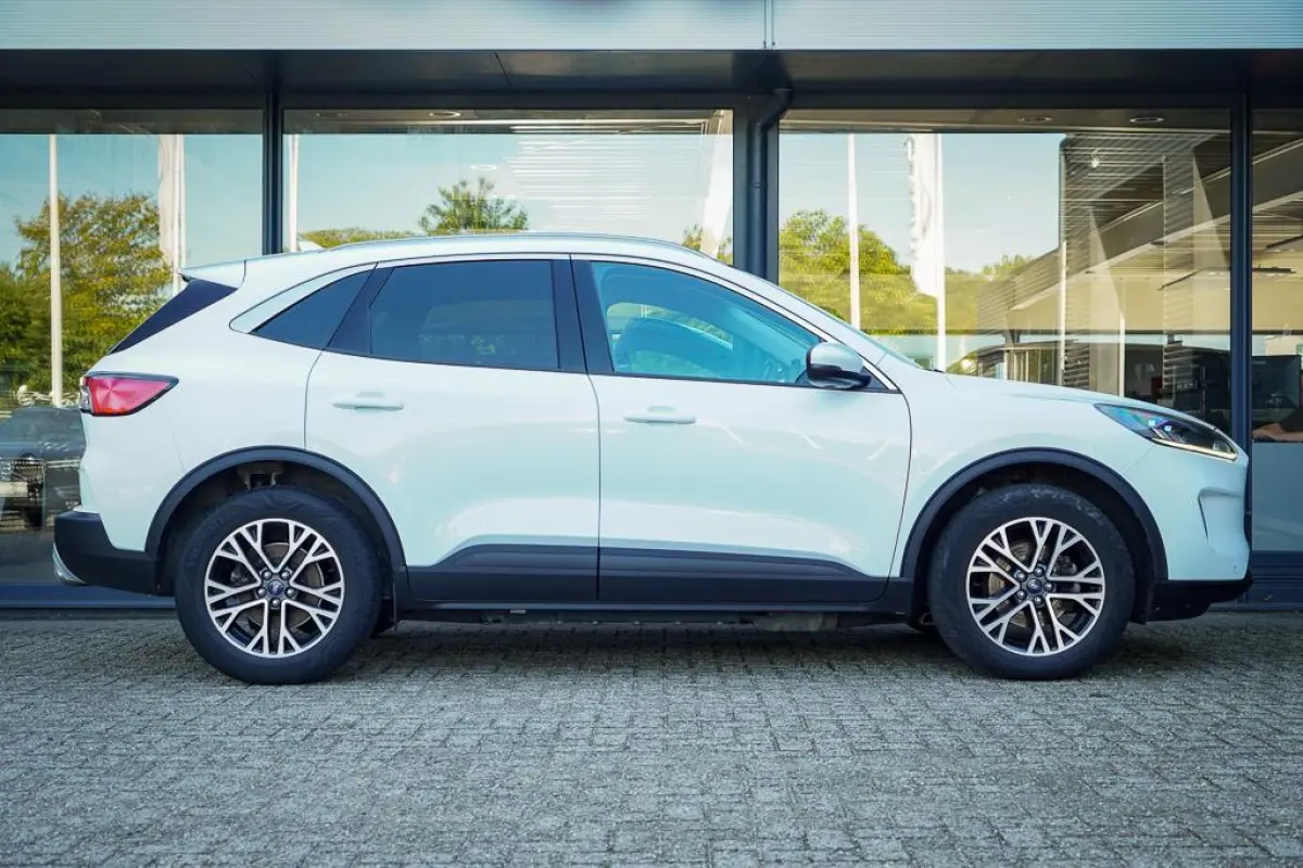 2.5 PHEV Titanium / Trekhaak wegklapbaar / Getint Glas / 18'' / Winterpack II / Incl BTW