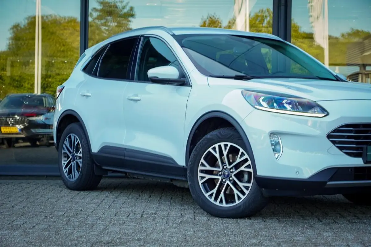 2.5 PHEV Titanium / Trekhaak wegklapbaar / Getint Glas / 18'' / Winterpack II / Incl BTW