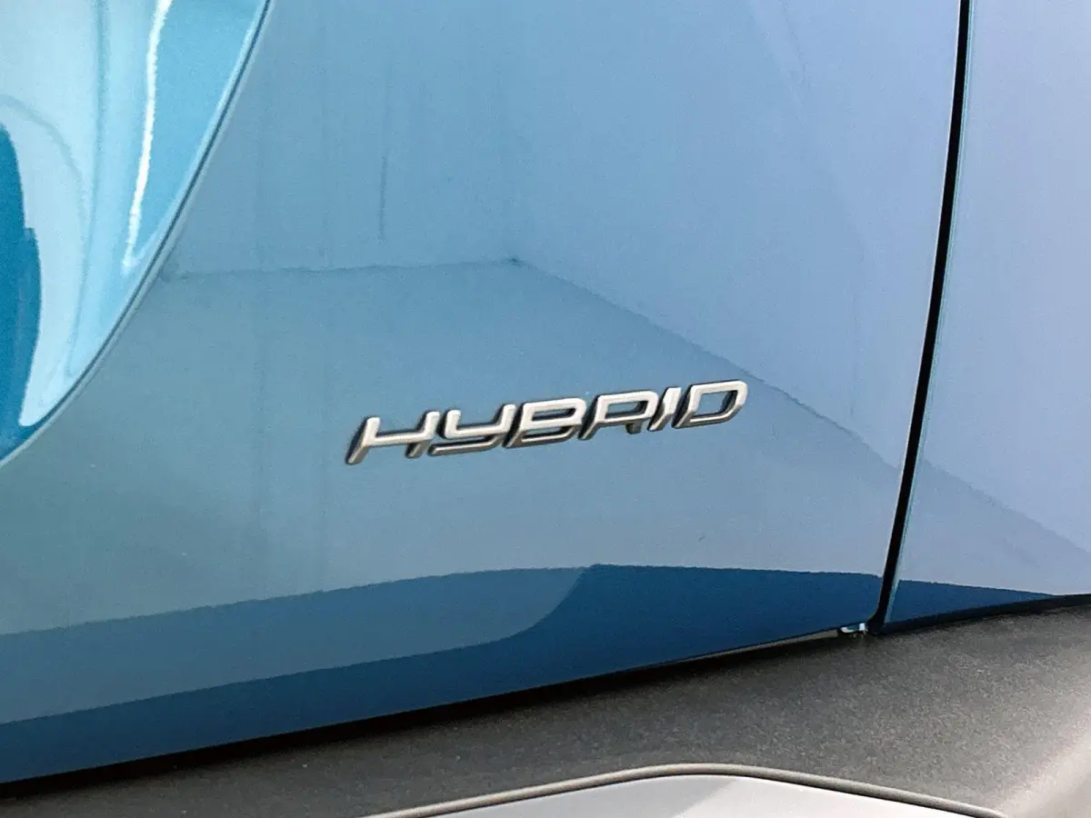 SUV Allure Hybrid 145pk Automaat | Voorraaddeal! | Navigatie | 360° Camera | Climate Control | Adaptieve Cruise Control | Parkeersensoren v+a | Keyless | Dodehoeksensor | Draadloze Apple Ca