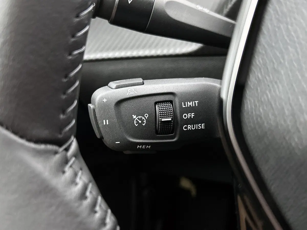 SUV Allure Hybrid 145pk Automaat | Voorraaddeal! | Navigatie | 360° Camera | Climate Control | Adaptieve Cruise Control | Parkeersensoren v+a | Keyless | Dodehoeksensor | Draadloze Apple Ca