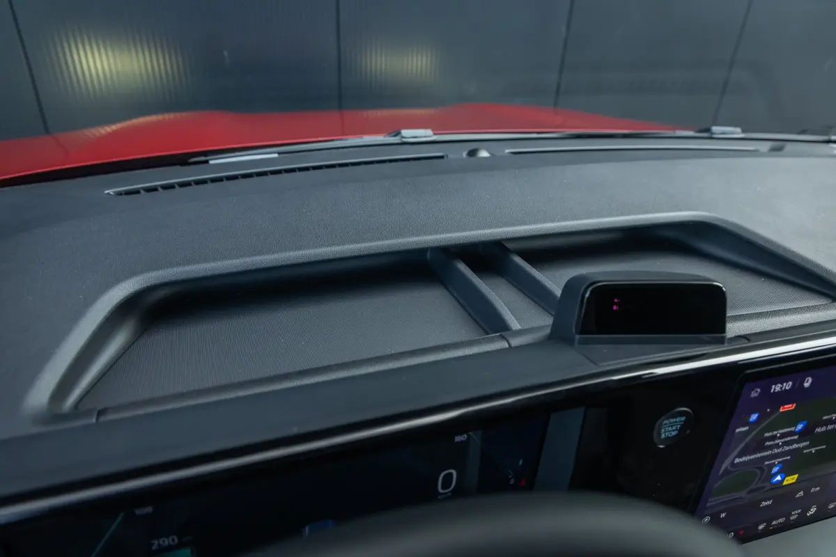 BEV Titanium | €7.535,- korting !! | Driver Assistance Pack incl. navigatie | Trekhaak | Achterlichten LED | BLIS met Cross Traffic Alert | Comfort-stoelen