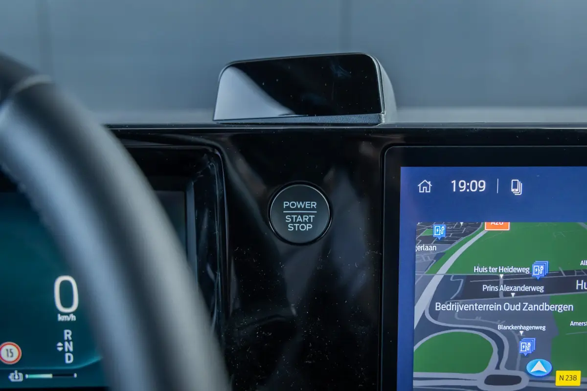 BEV Titanium | €7.535,- korting !! | Driver Assistance Pack incl. navigatie | Trekhaak | Achterlichten LED | BLIS met Cross Traffic Alert | Comfort-stoelen