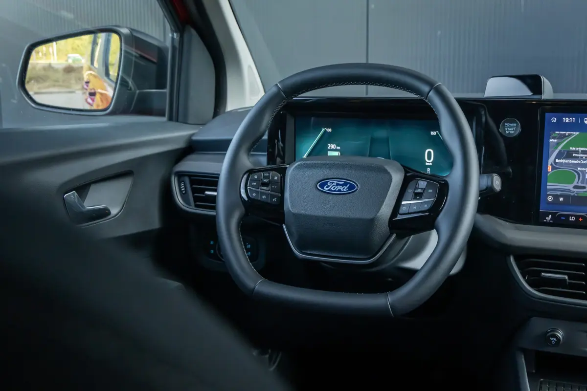 BEV Titanium | €7.535,- korting !! | Driver Assistance Pack incl. navigatie | Trekhaak | Achterlichten LED | BLIS met Cross Traffic Alert | Comfort-stoelen