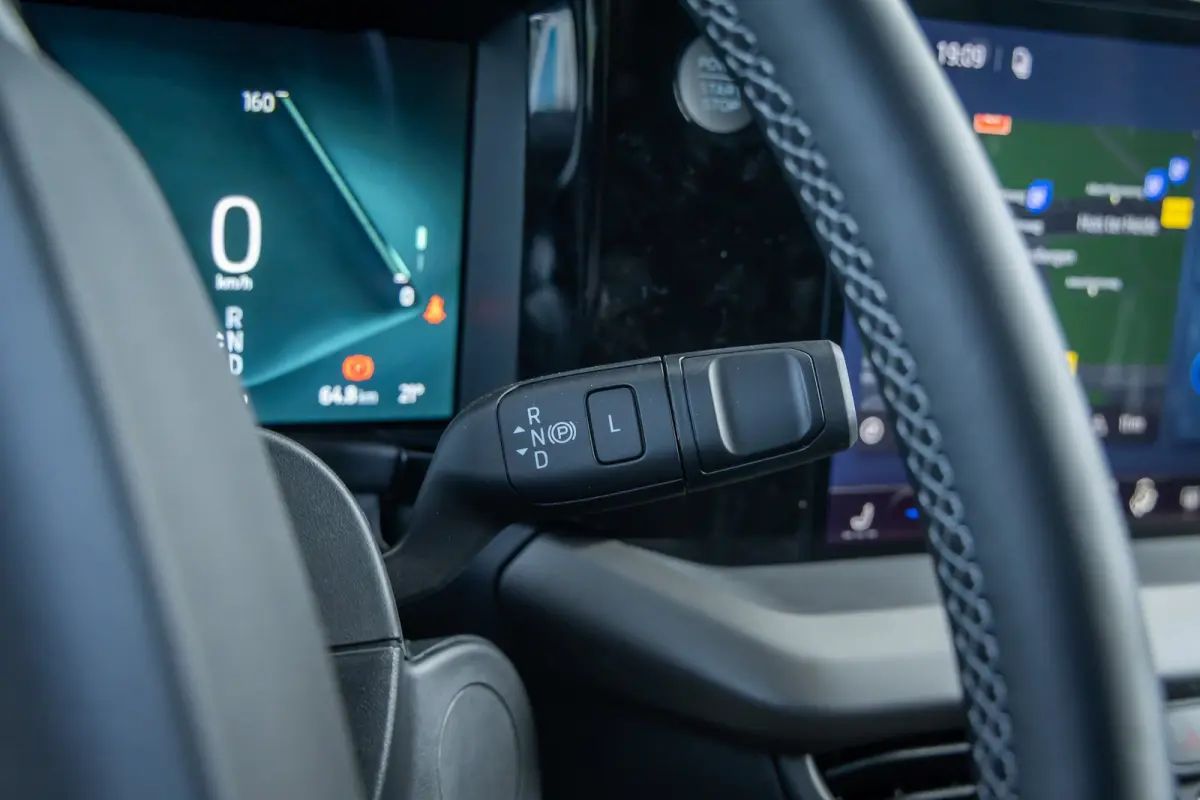 BEV Titanium | €7.535,- korting !! | Driver Assistance Pack incl. navigatie | Trekhaak | Achterlichten LED | BLIS met Cross Traffic Alert | Comfort-stoelen