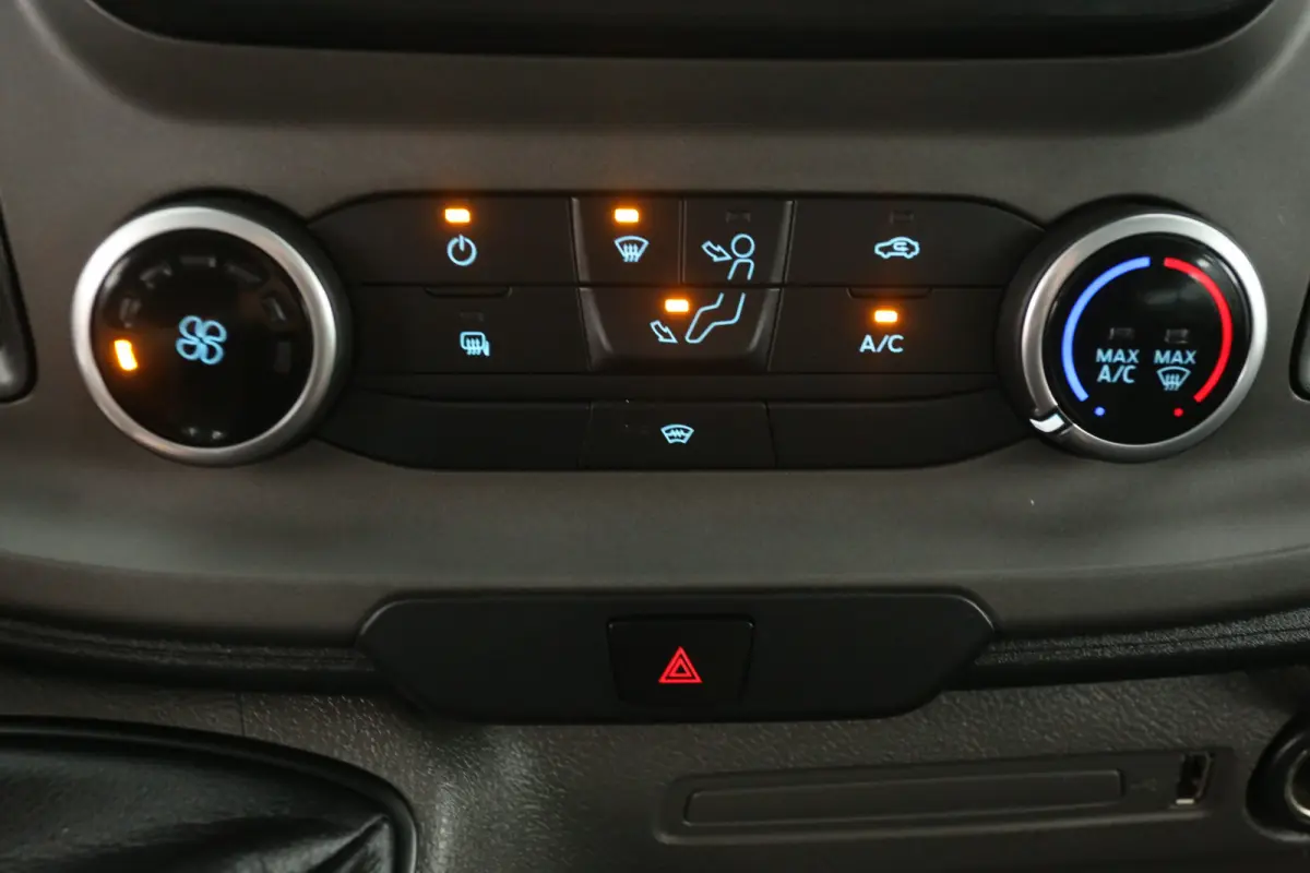 2.0 TDCI L2H1 | DC | 6 Zits | Marge | Airco | Cruise | Parkeersens. | Trekhaak