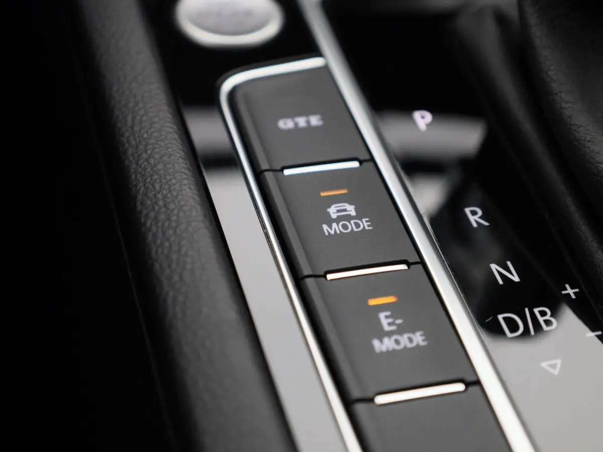 1.4 TSI eHybrid R-Line Business+ | Automaat | Virtual cockpit | Half-Leder | Trekhaak | Navigatie | Adap. Cruise control | Stoel/Stuur verwarming | Apple carplay | Climate control | Parkeer 