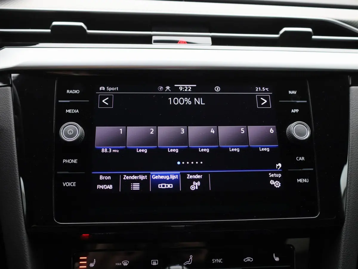 1.4 TSI eHybrid R-Line Business+ | Automaat | Virtual cockpit | Half-Leder | Trekhaak | Navigatie | Adap. Cruise control | Stoel/Stuur verwarming | Apple carplay | Climate control | Parkeer 