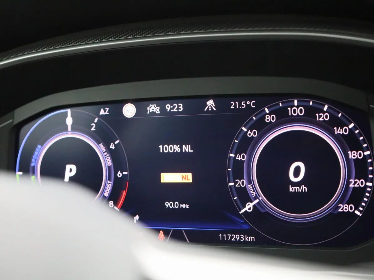 1.4 TSI eHybrid R-Line Business+ | Automaat | Virtual cockpit | Half-Leder | Trekhaak | Navigatie | Adap. Cruise control | Stoel/Stuur verwarming | Apple carplay | Climate control | Parkeer 