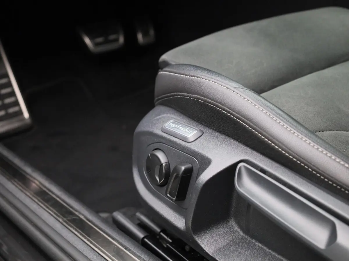 1.4 TSI eHybrid R-Line Business+ | Automaat | Virtual cockpit | Half-Leder | Trekhaak | Navigatie | Adap. Cruise control | Stoel/Stuur verwarming | Apple carplay | Climate control | Parkeer 
