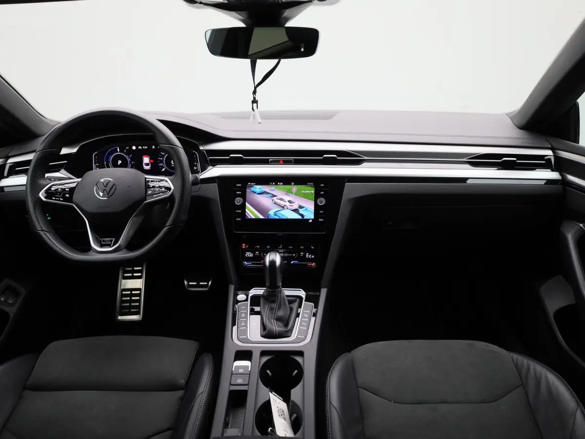 1.4 TSI eHybrid R-Line Business+ | Automaat | Virtual cockpit | Half-Leder | Trekhaak | Navigatie | Adap. Cruise control | Stoel/Stuur verwarming | Apple carplay | Climate control | Parkeer 