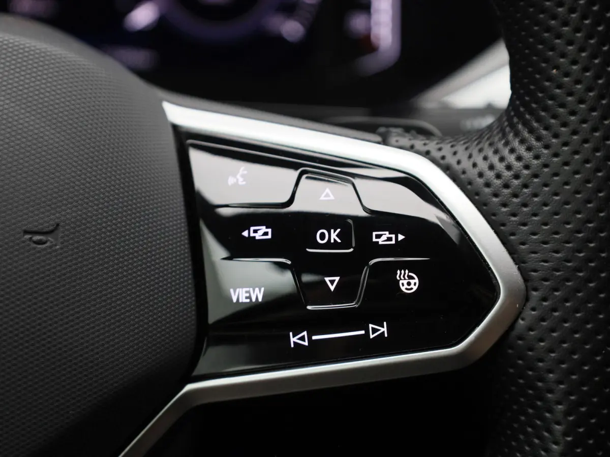 1.4 TSI eHybrid R-Line Business+ | Automaat | Virtual cockpit | Half-Leder | Trekhaak | Navigatie | Adap. Cruise control | Stoel/Stuur verwarming | Apple carplay | Climate control | Parkeer 