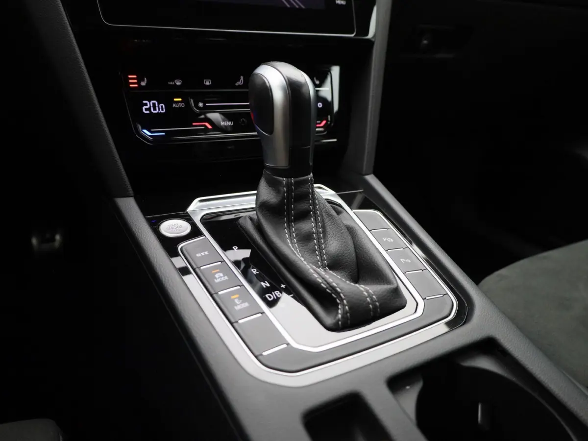 1.4 TSI eHybrid R-Line Business+ | Automaat | Virtual cockpit | Half-Leder | Trekhaak | Navigatie | Adap. Cruise control | Stoel/Stuur verwarming | Apple carplay | Climate control | Parkeer 